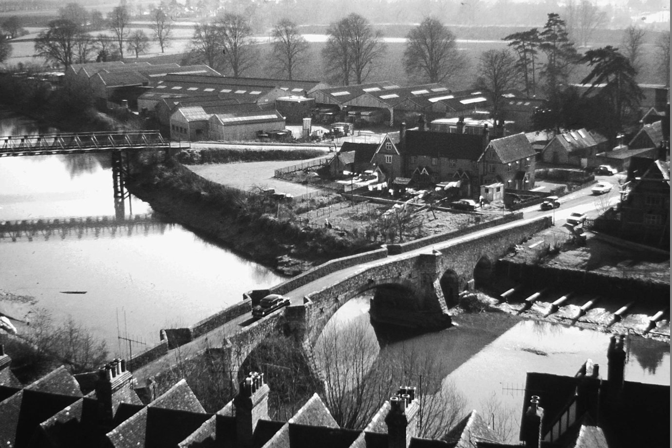 Arial view of Aylesford showing the old bridge and the Bailey bridge